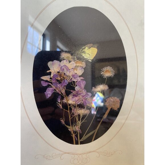 Pressed Flower & Butterfly Artwork In Gold Frame Oval Matting Design Vintage Wal - Picture 2 of 7